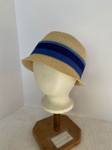 1920s-straw-cloche-blue-origami-ribbons10