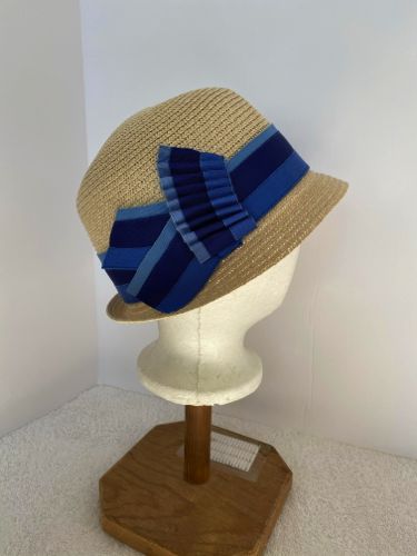 1920s-straw-cloche-blue-origami-ribbons4