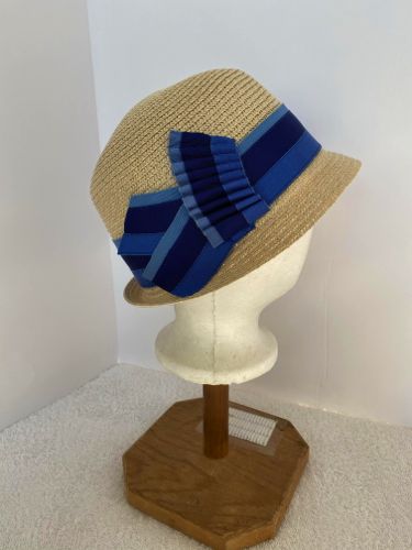 1920s-straw-cloche-blue-origami-ribbons5