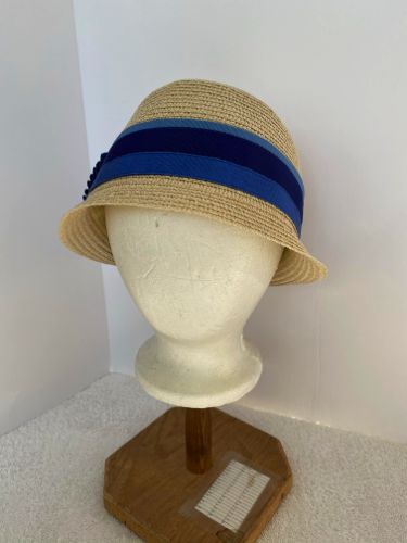1920s-straw-cloche-blue-origami-ribbons9