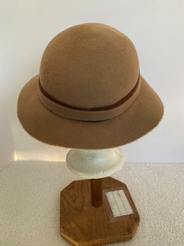 Back view of the hat.
