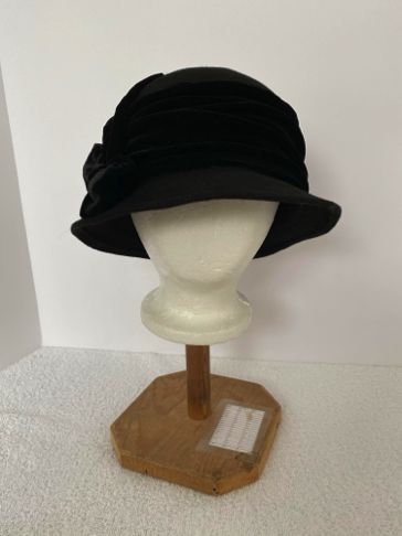 1910s-felt-hat-black-velvet-trim2