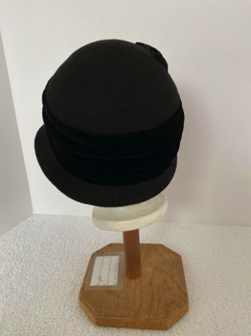 1910s-felt-hat-black-velvet-trim4