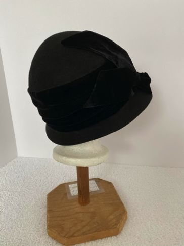 1910s-felt-hat-black-velvet-trim5