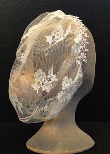 A very soft lace was used for this cap.