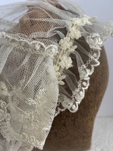 1860s-day-caps-cream-lace-with-dbl-curtain9