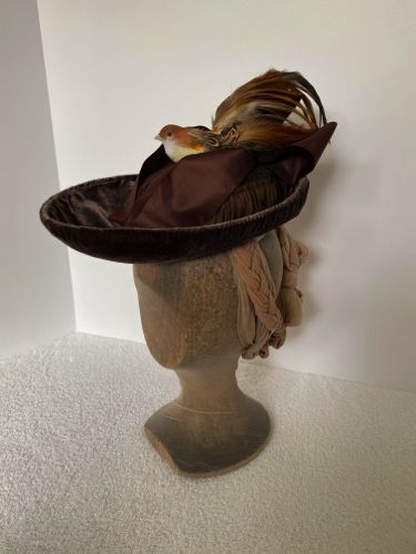 1890s-cloth-covered-hat-brown-velvet-with-birds